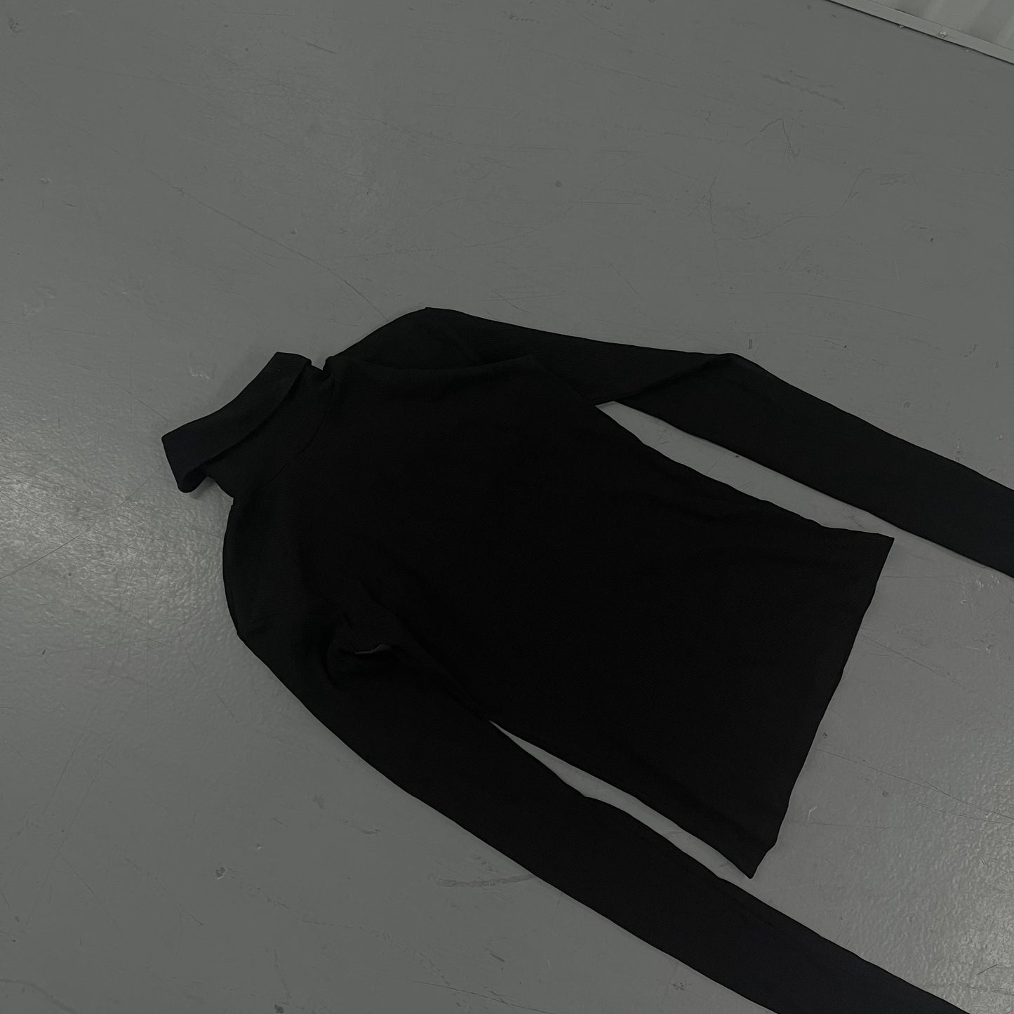 Asymmetrical Turtleneck Longsleeve (Black)
