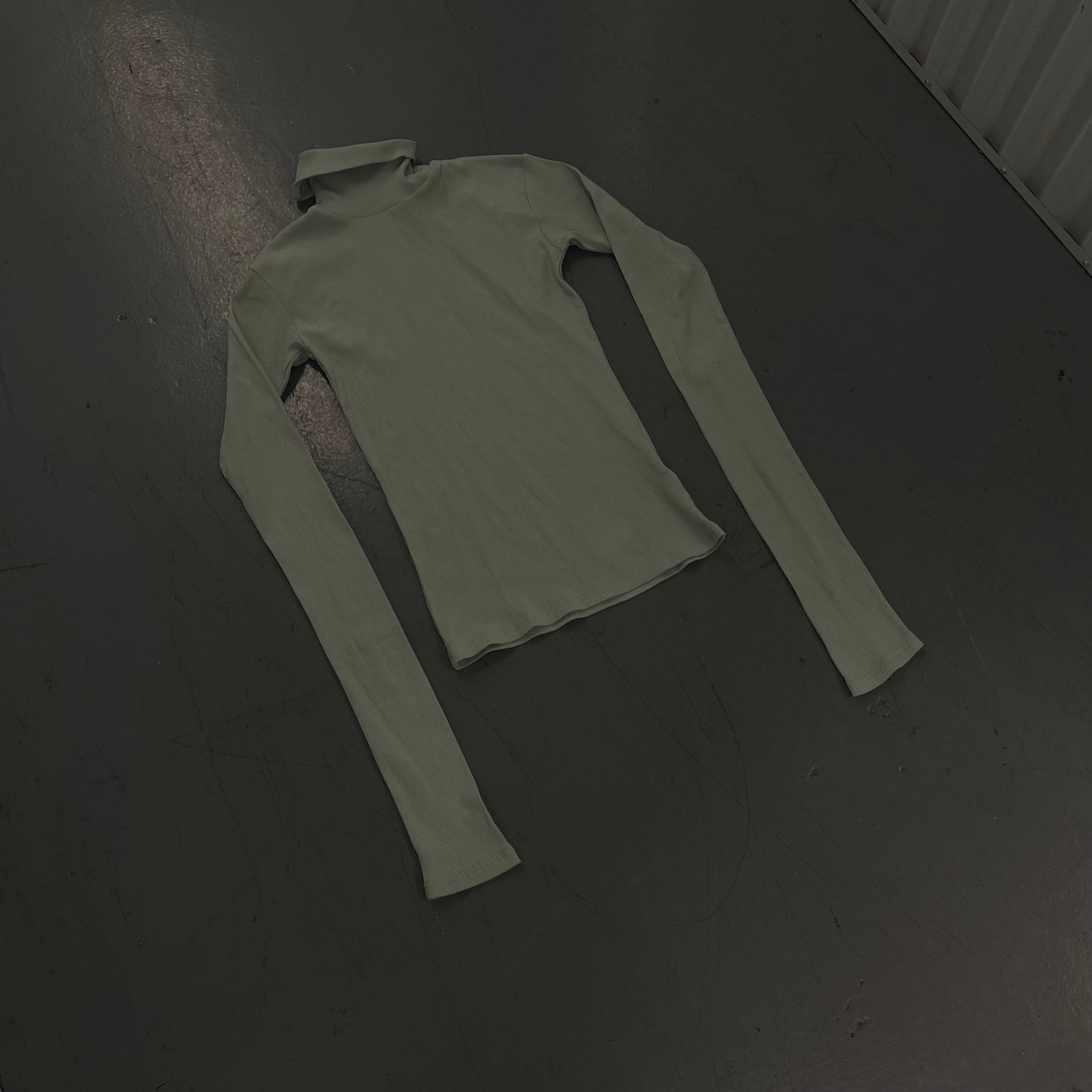 Assymetrical Turtleneck Longsleeve (Lucid)